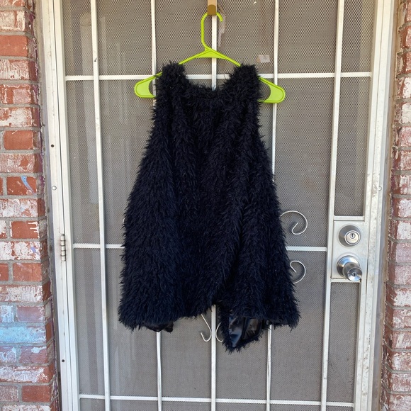 Furry vest plus size 3x - Picture 4 of 4